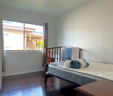 Room 3/8 Ranfurly Street, Newtown - Photo 4