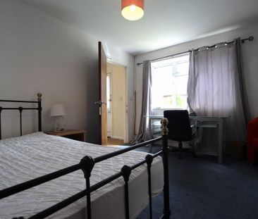 6 bedroom semi-detached house to rent - Photo 1