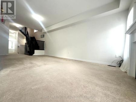 69 FIMCO CRESCENT - Photo 2
