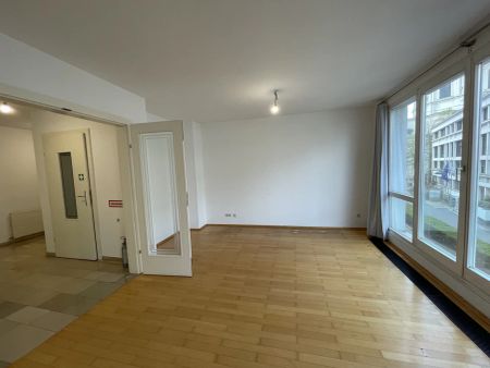 3 Zimmer Wohnung mit Gemeinschaftsdachterrasse direkt beim Karlsplatz! - Photo 3