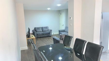 6 bedroom terraced house to rent - Photo 5