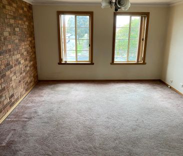 Perfectly Positioned Townhouse Living - Photo 3