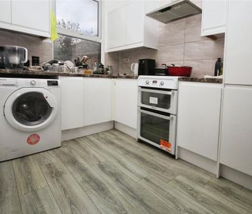 3 bedroom apartment to rent - Photo 4