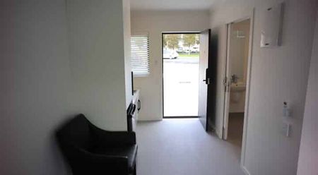 Fully Furnished - Self Contained - Photo 5