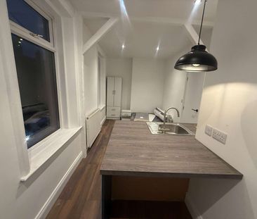 Oswald Street Room 2 - Photo 6
