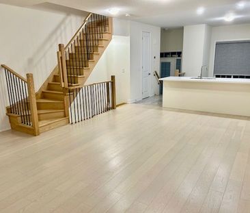 For Lease - 109 Clippers Crescent, Whitchurch-Stouffville, Ontario - Photo 2