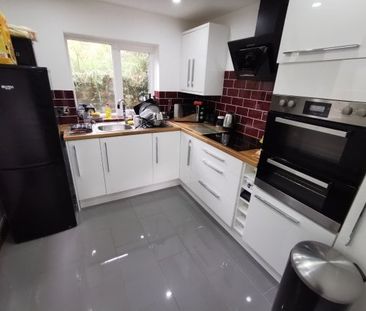 Middle Road, Swansea, SA5 - Photo 1