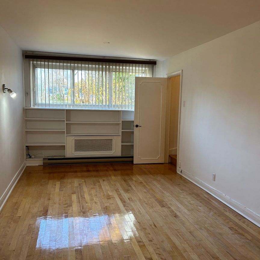 Condo for rent, Montréal-Ouest - Photo 1