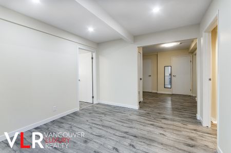 House in Coquitlam, BC - Photo 5