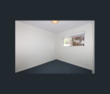 Comfortable South Toowoomba Unit with Everyday Convenience - Photo 5