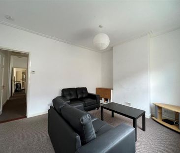 4 bedroom terraced house to rent - Photo 2