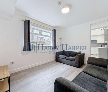 Cathays Terrace, Cardiff, CF24 - Photo 2