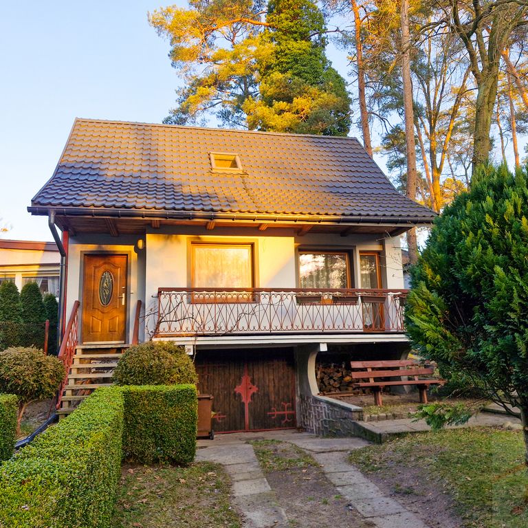 Do wynajęcia – niewielki dom z garażem i ogrodem (438500) - Photo 1