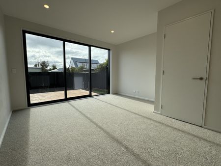 Unit 7, 192 Hills Road, Edgeware, Christchurch - Photo 2