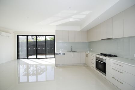 A Modern Gem - Photo 5