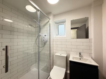 Flat B, 49 Holyhead Road - Photo 5