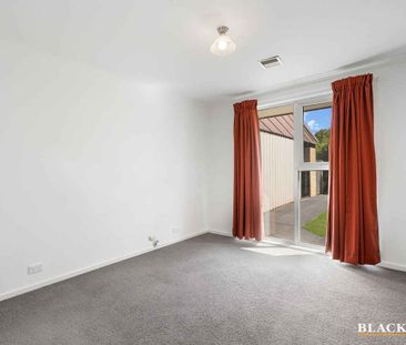 Modern two bedroom home with large private yard - Photo 5
