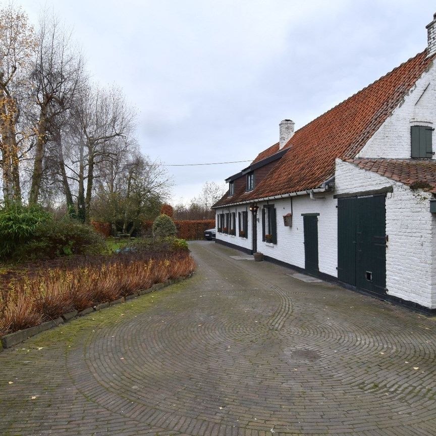 Charmante hoeve met 3 slaapkamers in Aalbeke - Photo 1