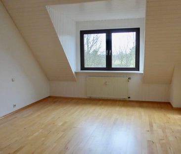 Gemütliche 2-Zimmer-Dachgeschosswohnung mit Balkon in Troisdorf-Sie... - Photo 1