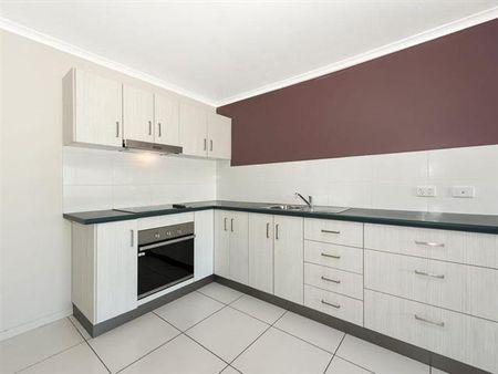 3/16 Sidney Street, West End QLD 4810 - House For Rent | Domain - Photo 5