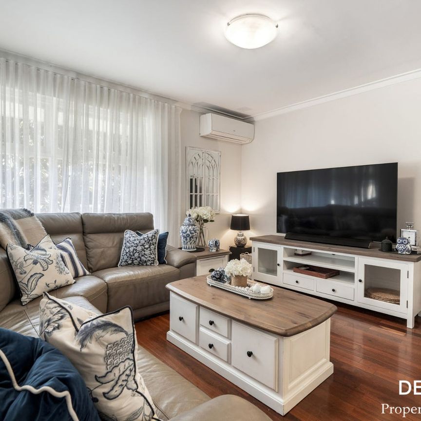 IMMACULATELY PRESENTED HOME IN CONVENIENT KARDINYA LOCATION - Photo 1