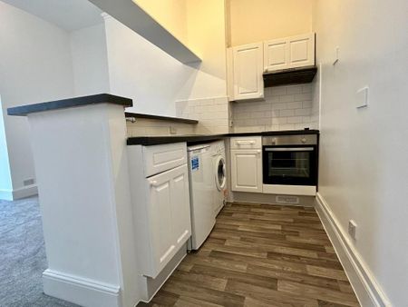 1 bedroom flat to rent - Photo 4