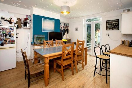 3 bedroom terraced house to rent - Photo 3