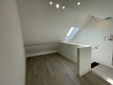 PRACHTIG DUPLEX APPARTEMENT (102m²) MET 1 SLAAPKAMER, TERRAS, AUTOSTAANPLAATS EN BERGING - Foto 4