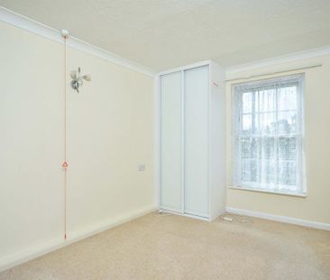 1 bedroom retirement property to rent - Photo 5