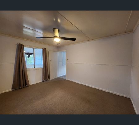 8 Railway Street, Forest Hill, Qld 4342 - Photo 5