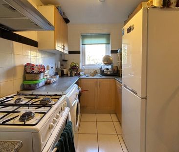 Mint Walk, Woking - 3 bedrooms Property for lettings - Seymours - Photo 6