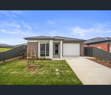 24 Thurling Parade, Lucas, Vic 3350 - Photo 6