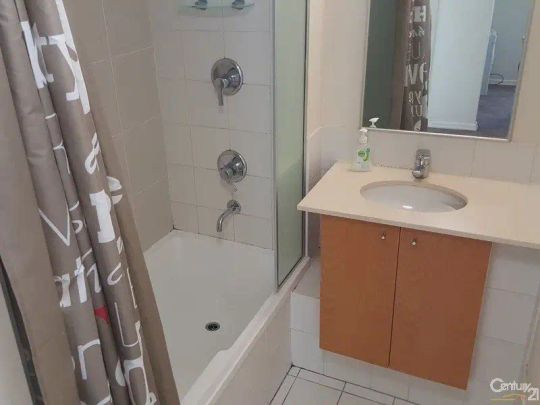 “Fully Furnished Central CBD Apartment” - Photo 1