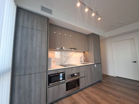 For Lease - 8 Interchange Way Unit# 2112, Vaughan, Ontario - Photo 3