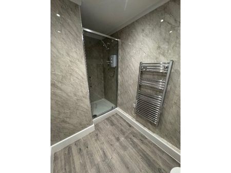 1 bed First Floor Flat/Apartment, - Photo 5