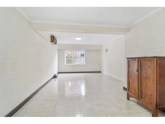 2 / 45 Brentwood Avenue, Figtree, NSW 2525 - Photo 1