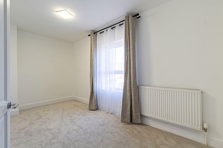 3 bedroom House To Let - Photo 3