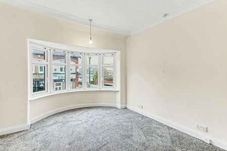 Claremont Road, Sale, Cheshire, M33 - Photo 4