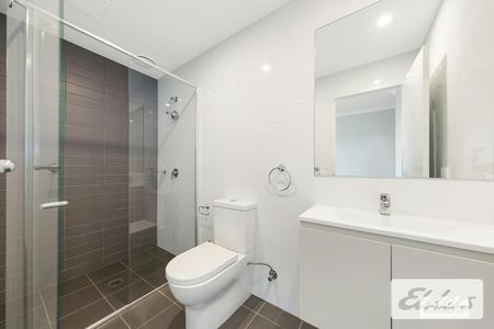 Modern Apartment with View - Photo 5