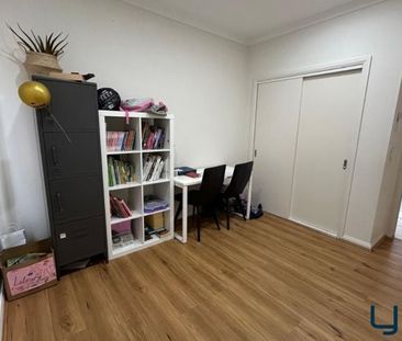 Comfort, Convenience & Space in the Heart of Tarneit !! - Photo 3
