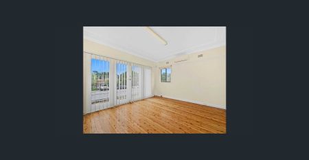 This charming property offers 3 generous bedrooms plus a versatile fourth room ideal for a study, home office plus much more! - Photo 4