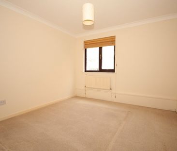 Oriental Road, Woking - Photo 2