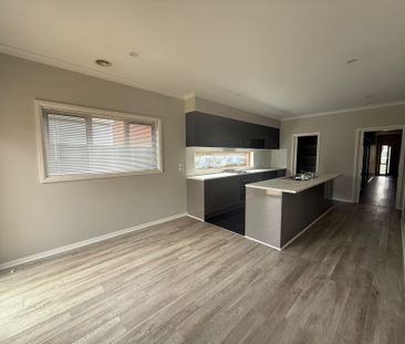 Charming Family Home in Cobblebank - Photo 5