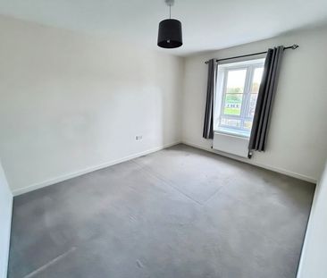 4 bedroom House To Let - Photo 4
