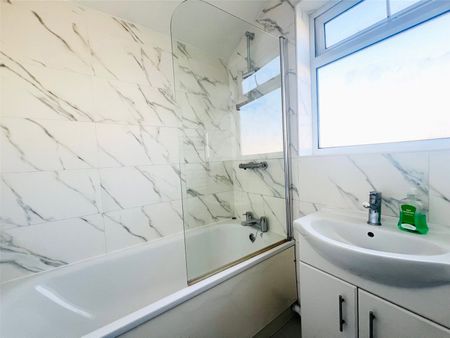 2 bedroom maisonette to rent Selhurst Road, London, SE25 - Photo 2