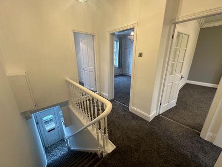 3 bedroom flat to rent - Photo 5