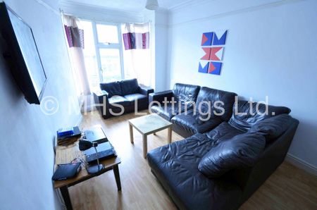 4 Bedroom Mid Terraced House for rent in Manor Drive - Photo 5