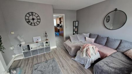 2 bedroom semi-detached house to rent - Photo 2