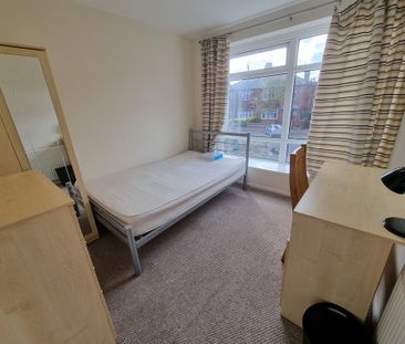 9 Bed Student Accommodation - Photo 6