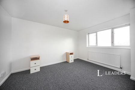 6 bedroom house to rent Elm Park Close, Houghton Regis, Dunstable, LU5 - Photo 5